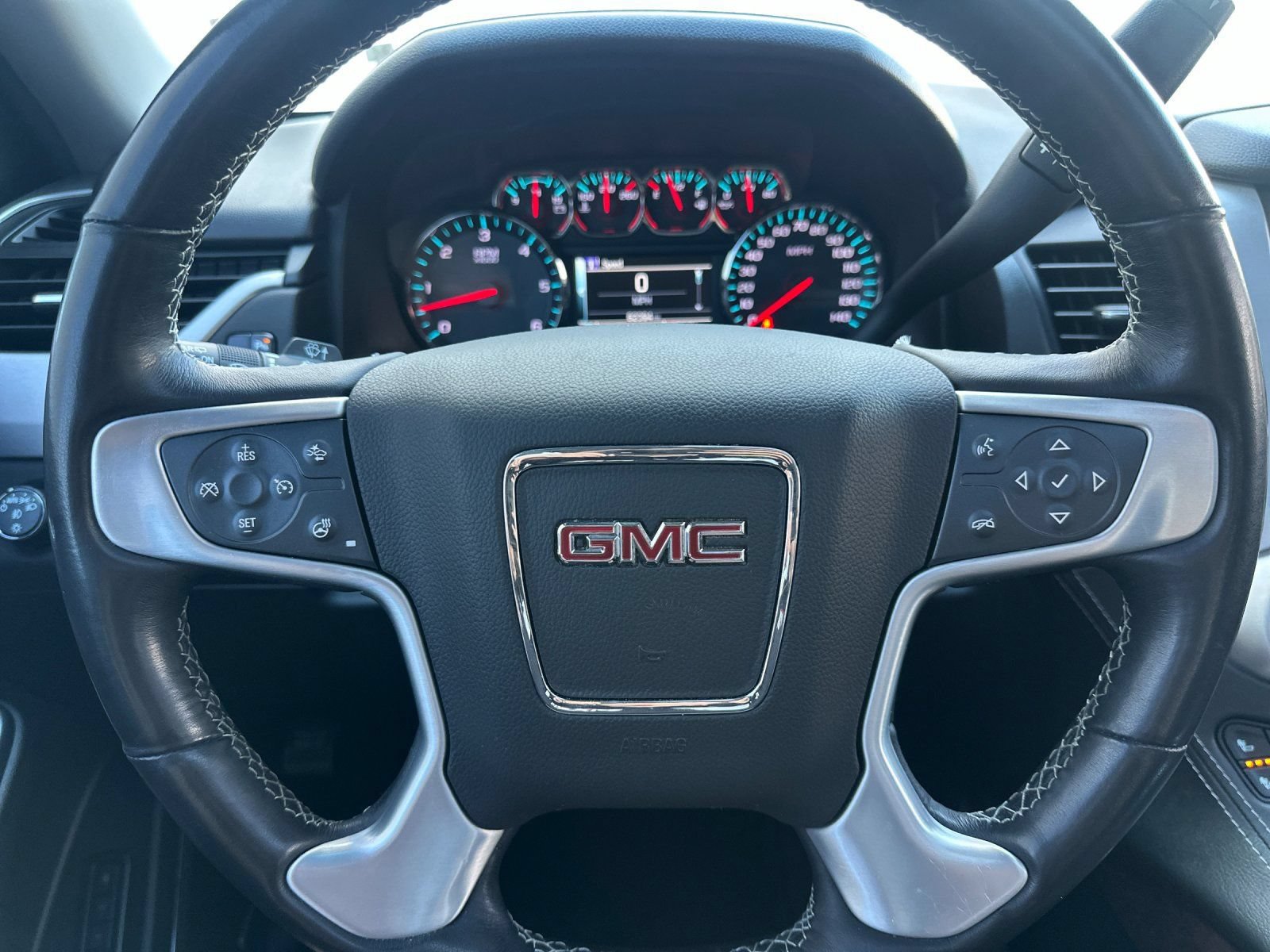 Used 2020 GMC Yukon SLT AWD/4WD image 28