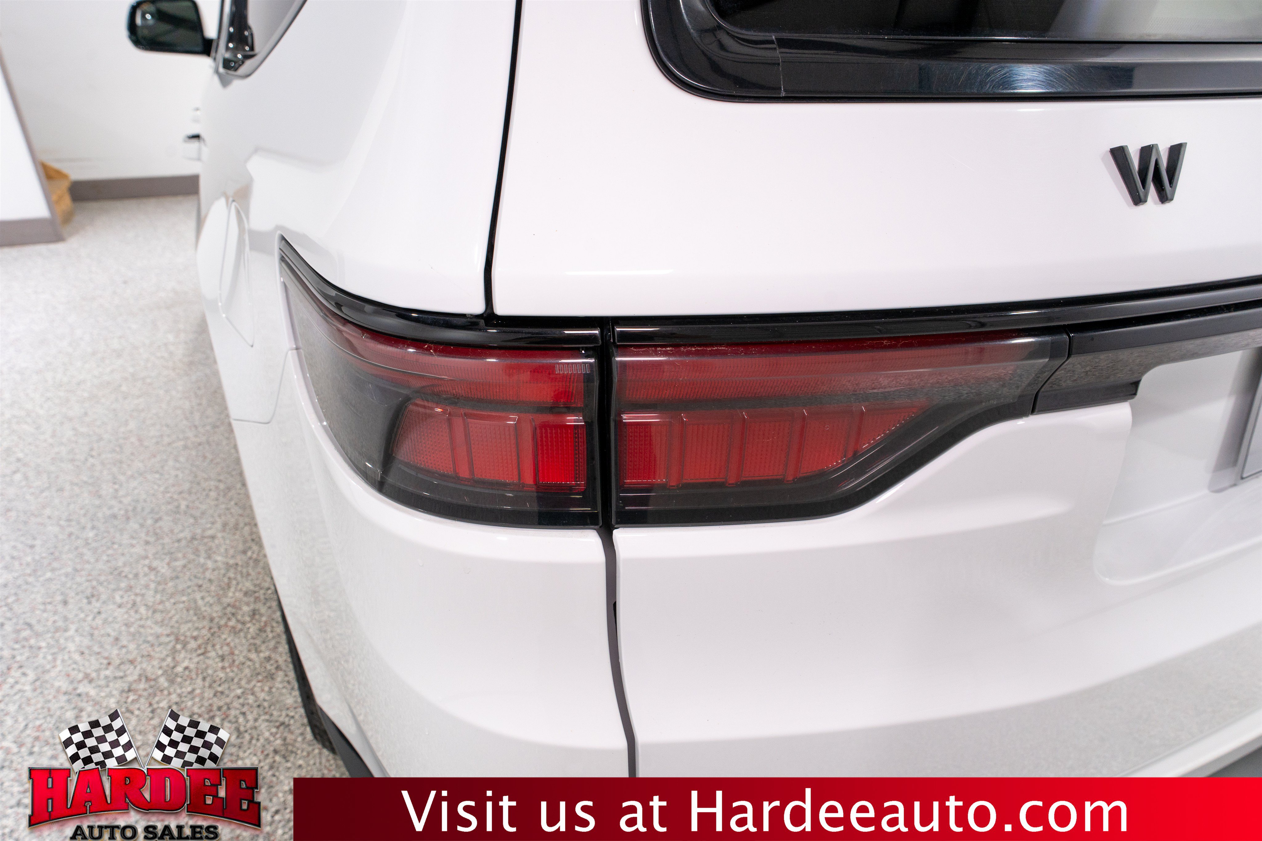 Used 2024 Jeep Wagoneer Series II AWD/4WD image 9
