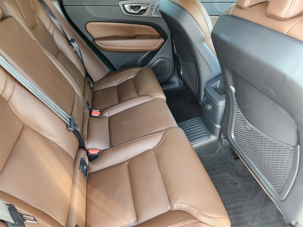 Used 2023 Volvo XC60 T8 Ultimate image 22