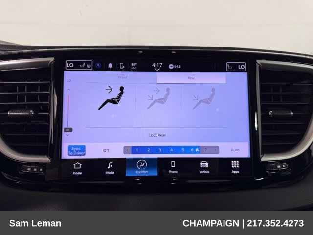 Used 2024 Chrysler Pacifica Touring-L FWD image 24