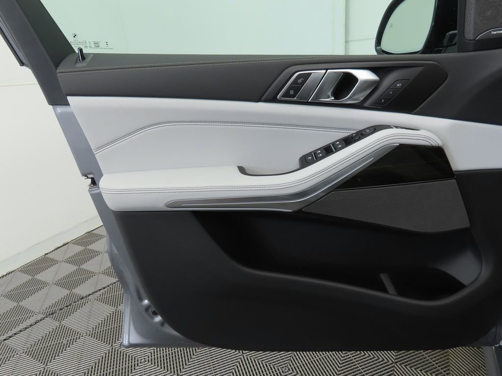 New 2026 BMW X5 sDrive40i w/ M Sport Package image 24