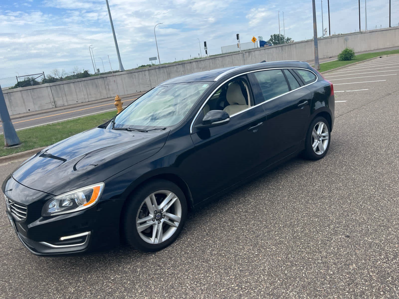Used 2015 Volvo V60 T5 Premier Plus AWD/4WD image 2