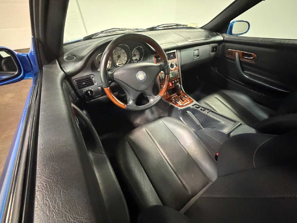 Used 2003 Mercedes-Benz SLK 320 image 2