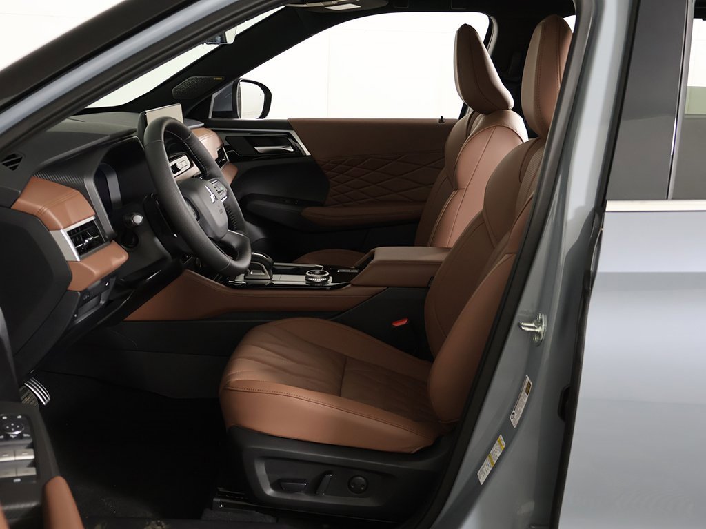 New 2025 Mitsubishi Outlander SEL image 31