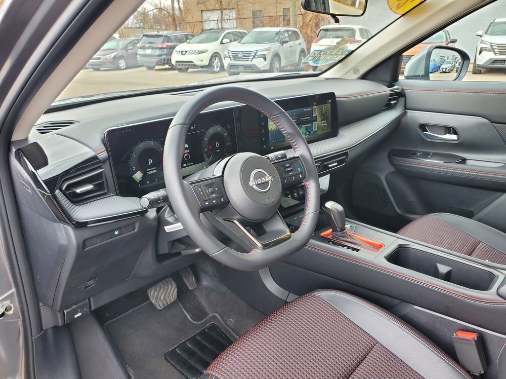 Used 2025 Nissan Kicks SR AWD/4WD image 17