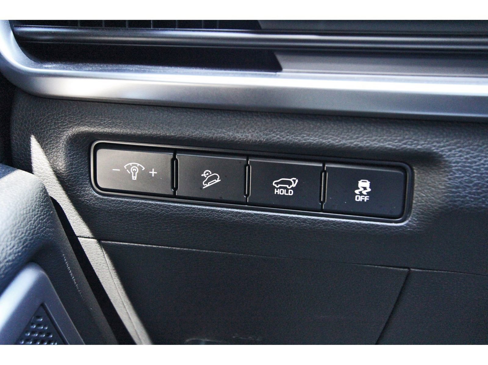 Used 2025 Kia Telluride EX w/ EX Captain's Chair Package image 18