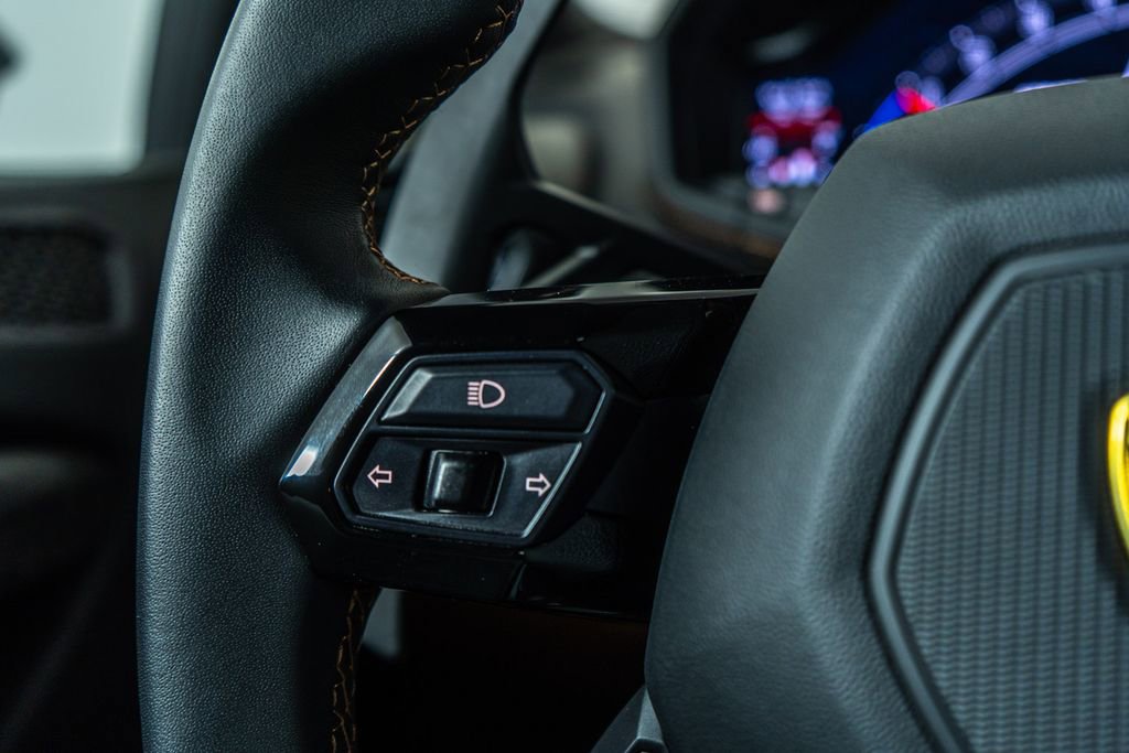 Used 2023 Lamborghini Huracan Tecnica image 25