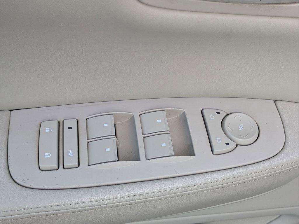 Used 2008 Cadillac DTS w/1SA image 11