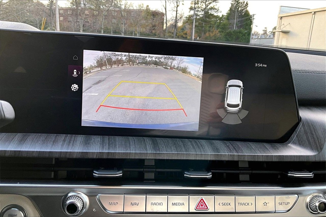 Used 2025 Kia Telluride EX w/ EX Captain's Chair Package image 13