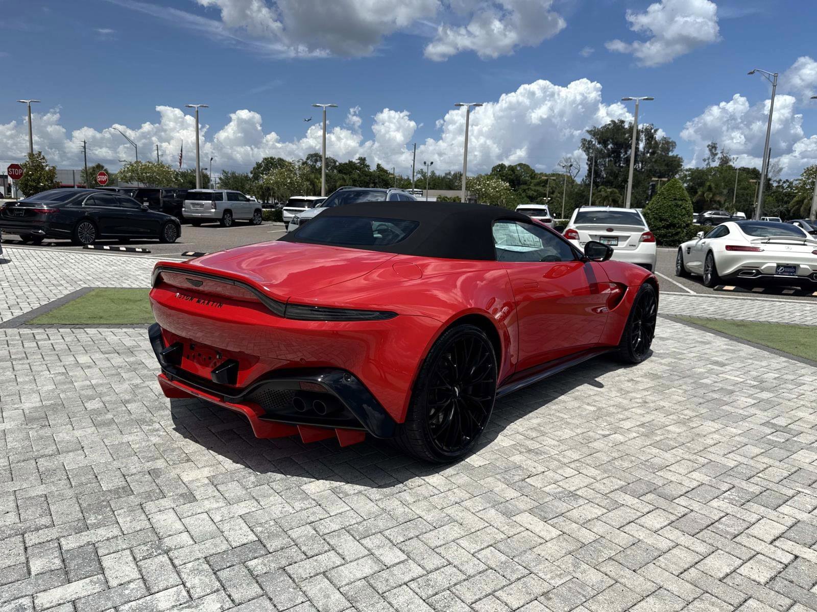 Used 2022 Aston Martin V8 Vantage Roadster RWD image 15