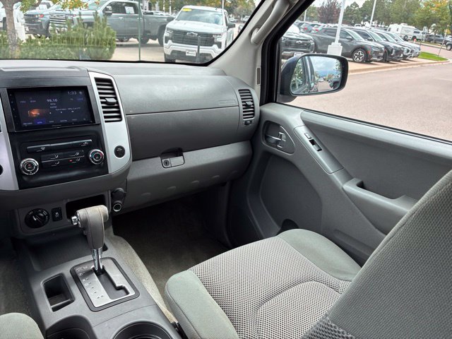 Used 2015 Nissan Frontier SV AWD/4WD image 17