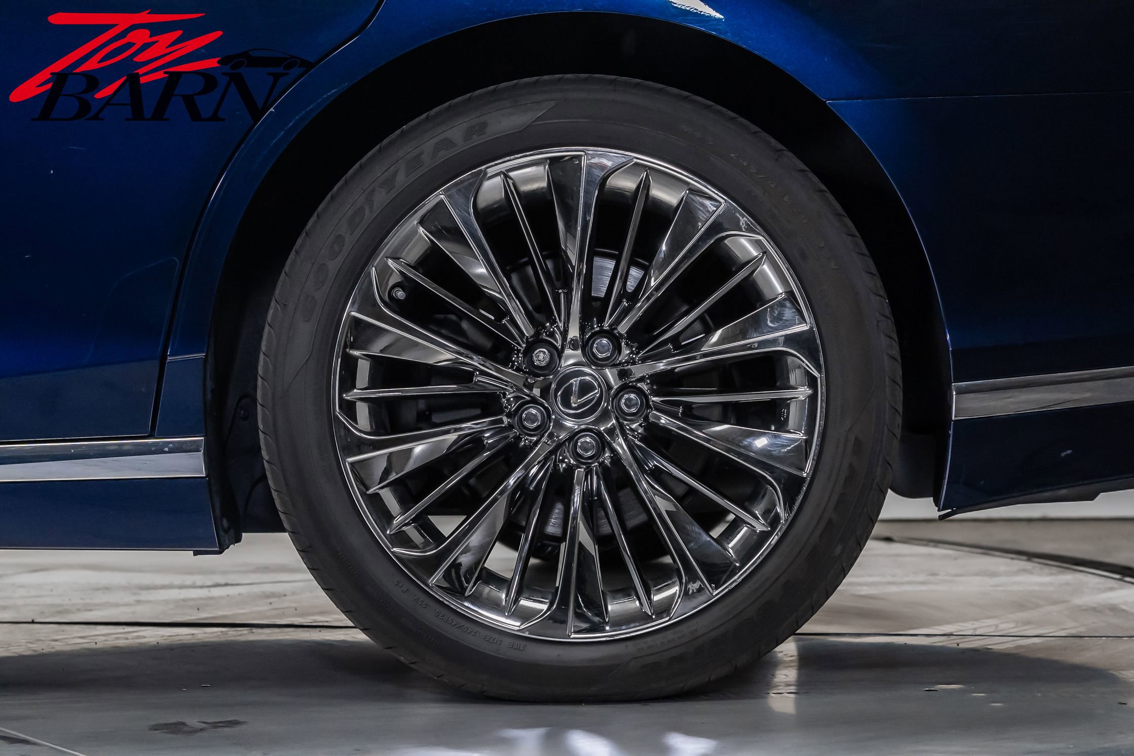 Used 2022 Lexus LS 500 AWD w/ Luxury Package image 17