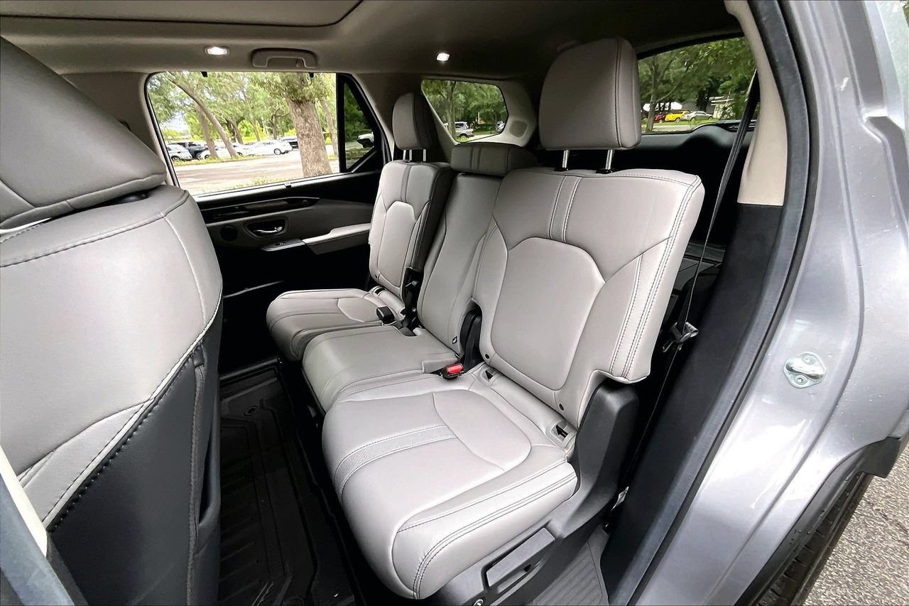Used 2025 Honda Pilot Touring image 19