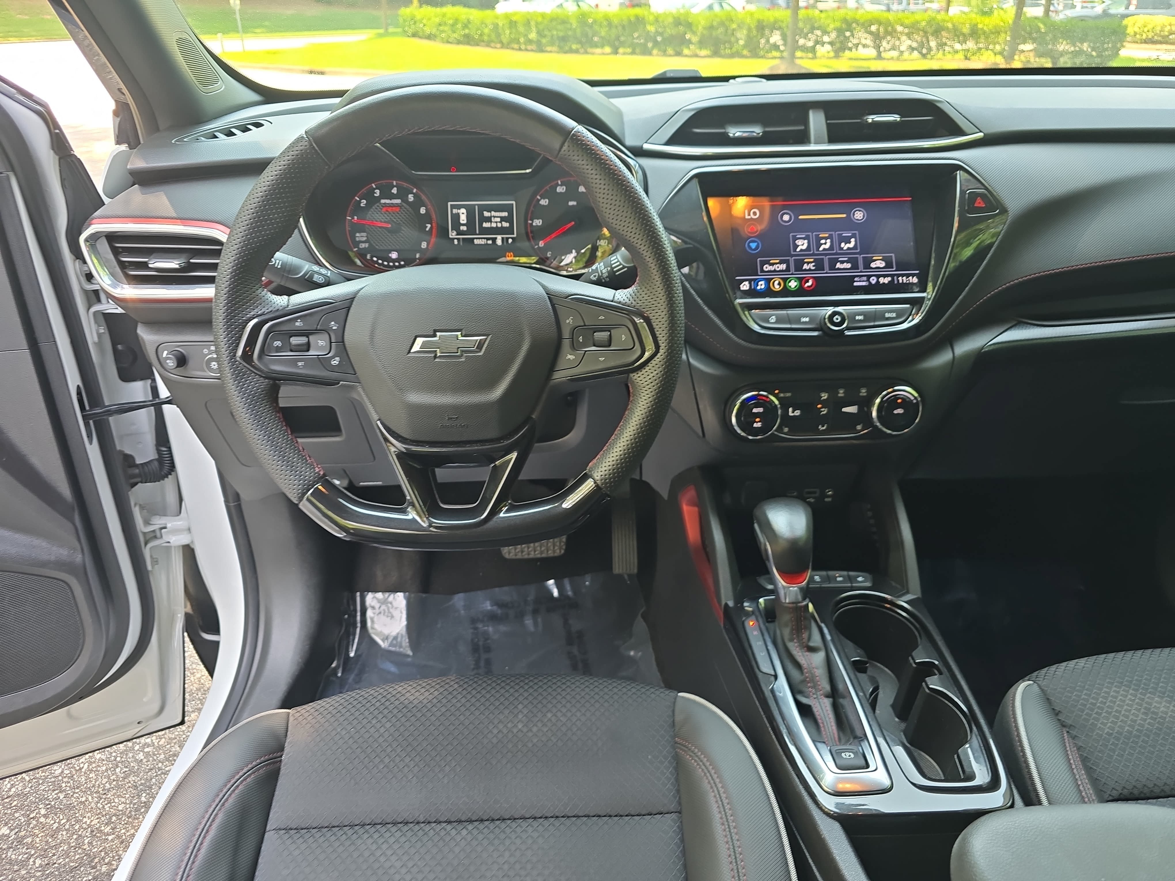 Used 2023 Chevrolet TrailBlazer RS w/ Sun and Liftgate Package FWD image 17