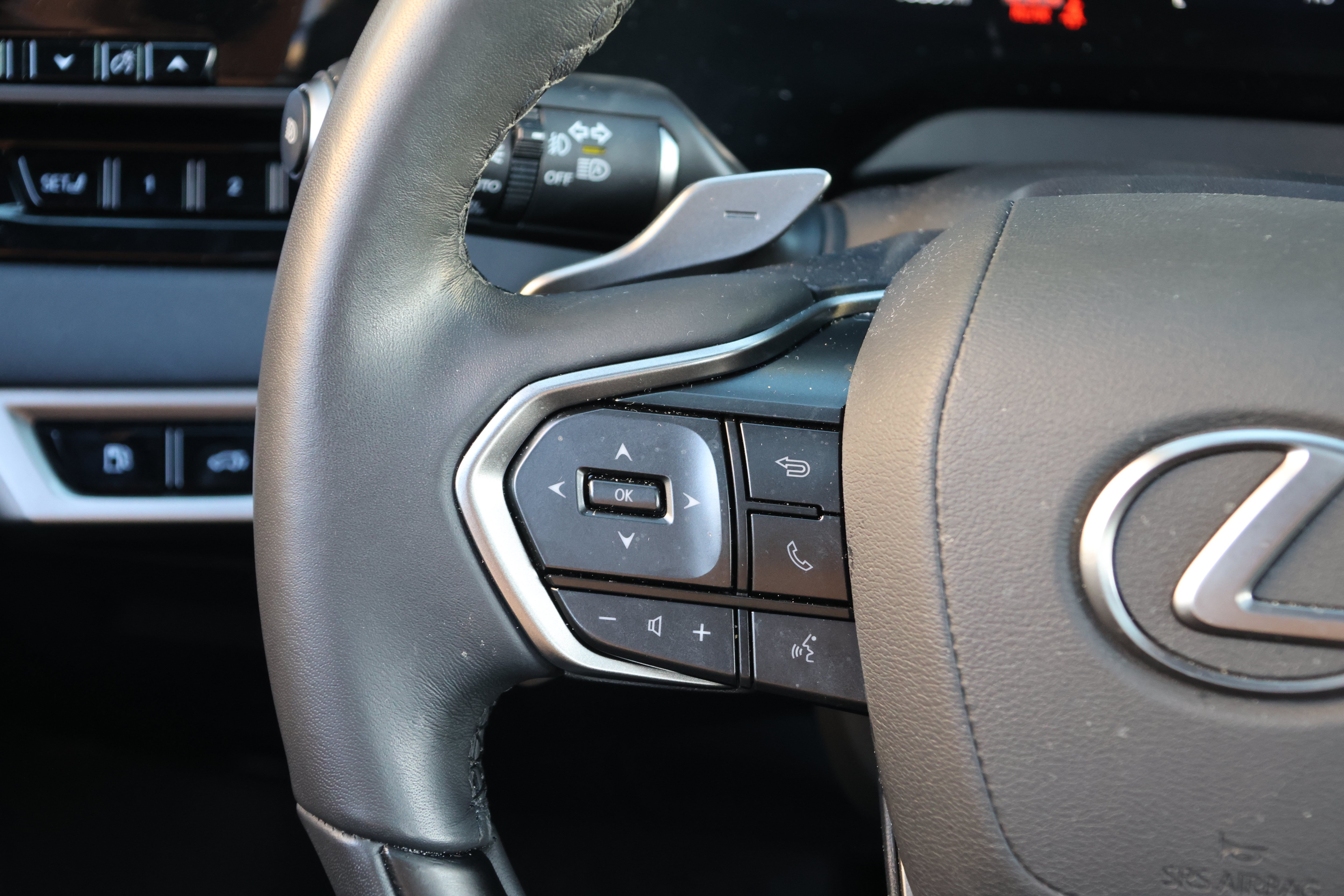 Certified 2025 Lexus RX 350 FWD image 29