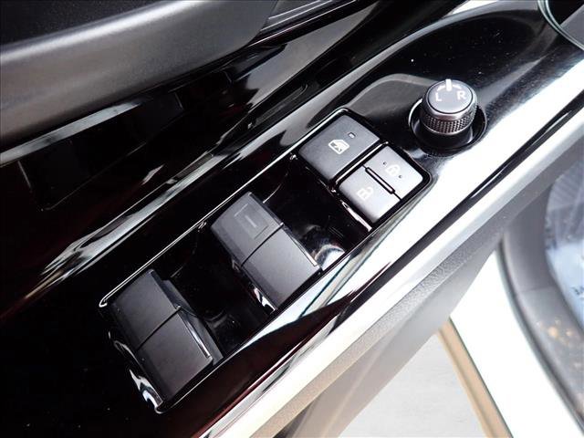 Used 2025 Subaru Solterra Premium w/ Premium Package image 13