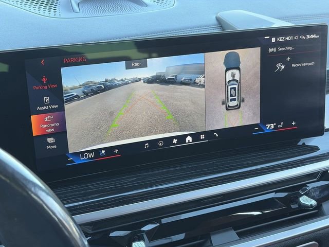 Used 2024 BMW X7 M60i w/ Executive Package image 29