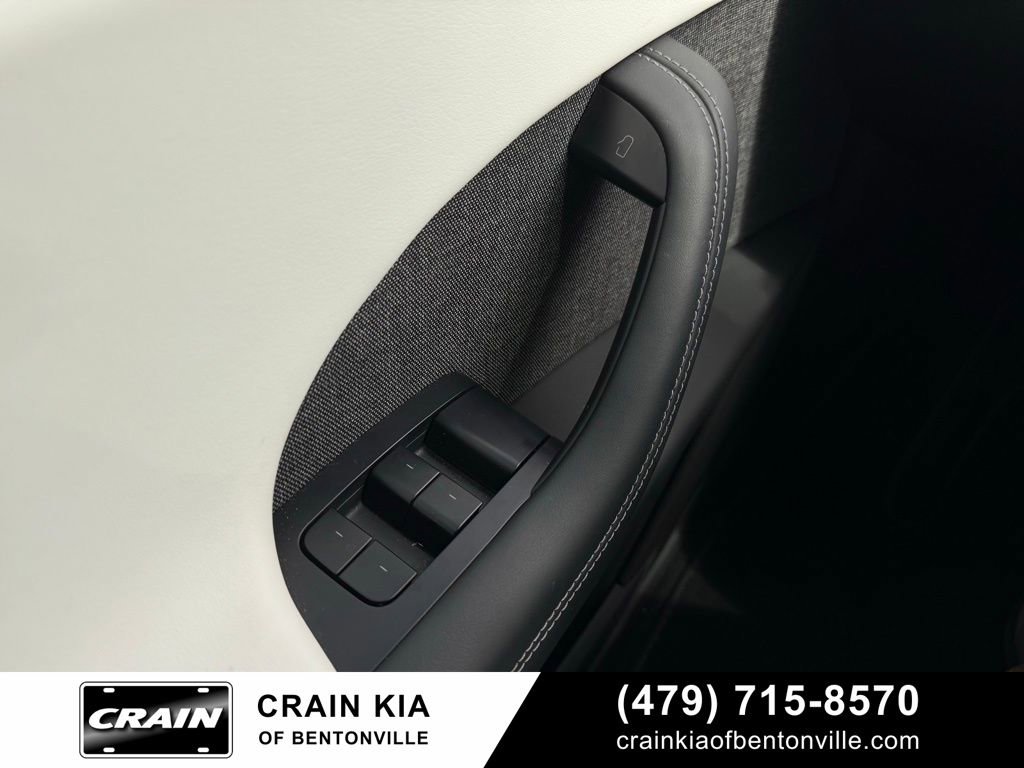 Used 2024 Tesla Model X Plaid image 13