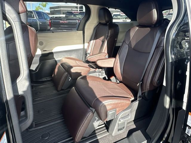 Used 2022 Toyota Sienna Platinum image 26