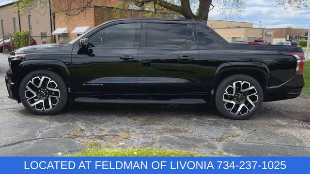 Used 2024 Chevrolet Silverado EV RST AWD/4WD image 5