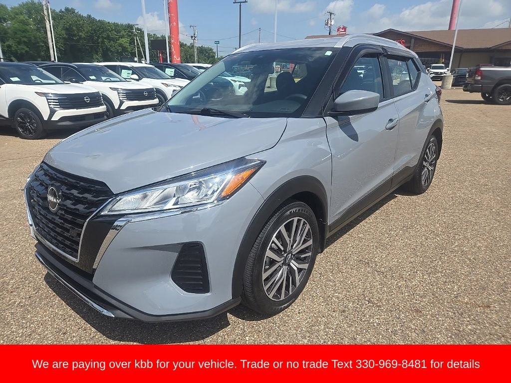 Used 2023 Nissan Kicks SV FWD image 3