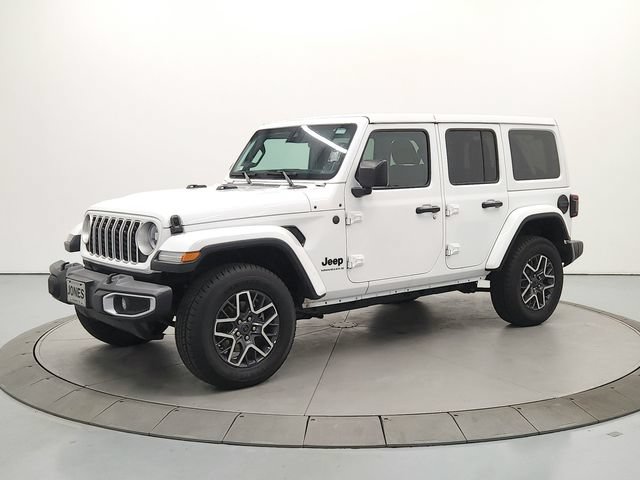 Used 2025 Jeep Wrangler Unlimited Sahara AWD/4WD image 3