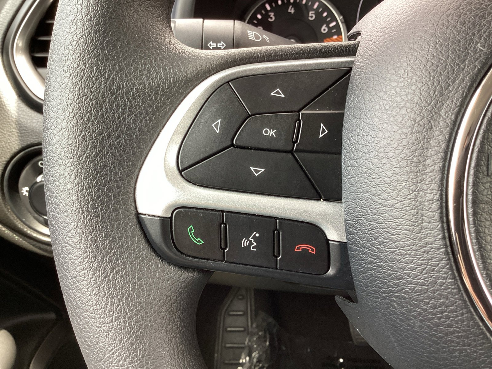 Used 2023 Jeep Renegade Latitude AWD/4WD image 18