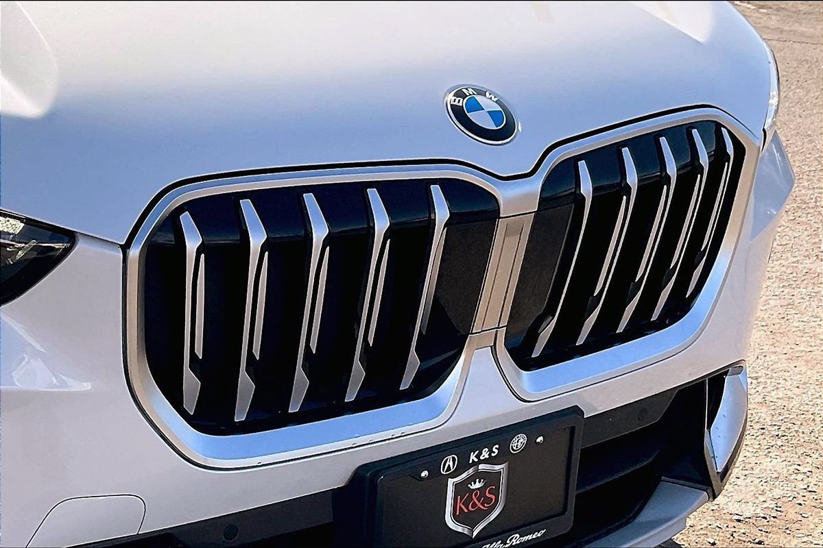 Used 2024 BMW X1 xDrive28i w/ Convenience Package AWD/4WD image 4
