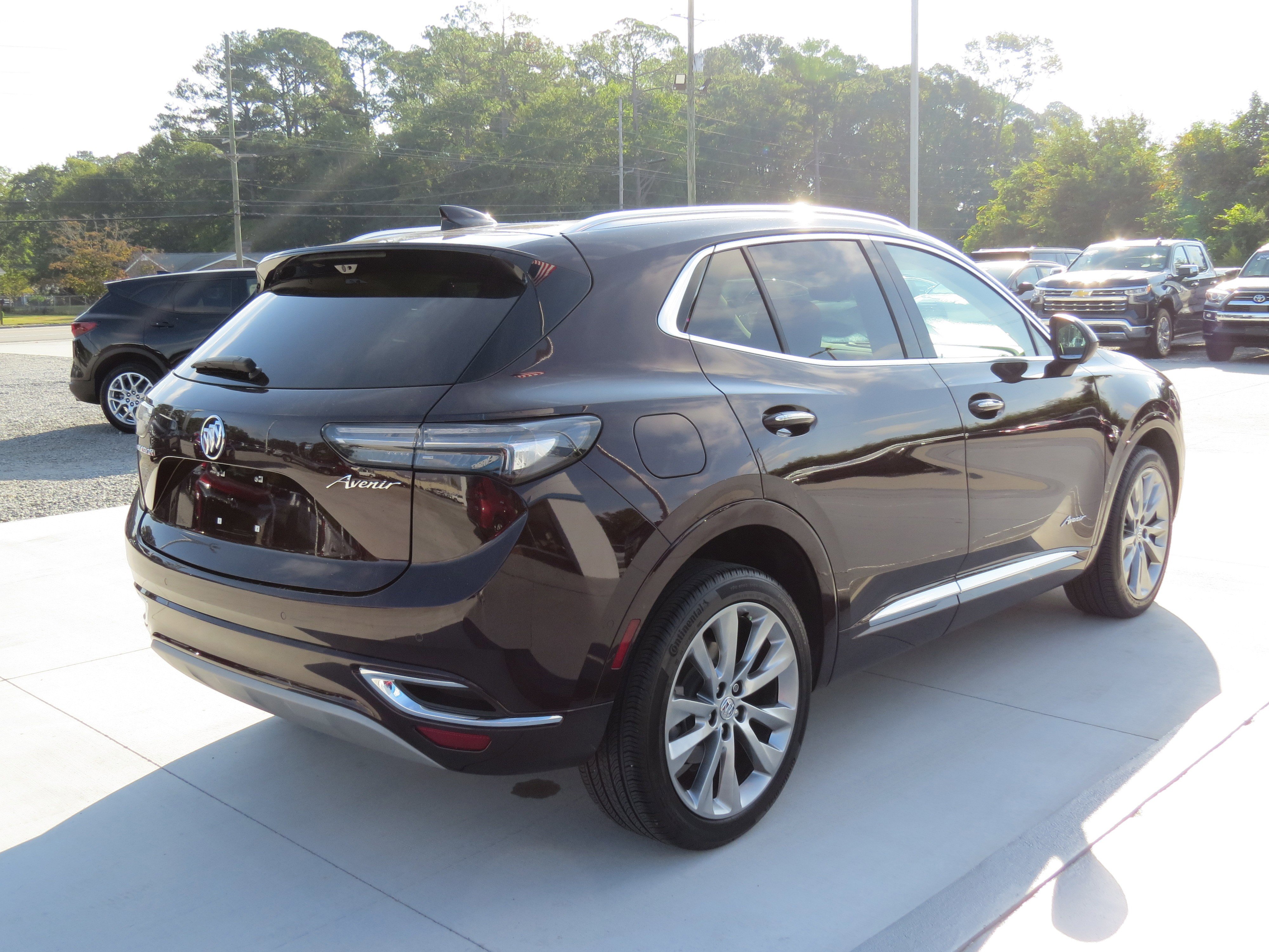 Used 2023 Buick Envision Avenir image 5