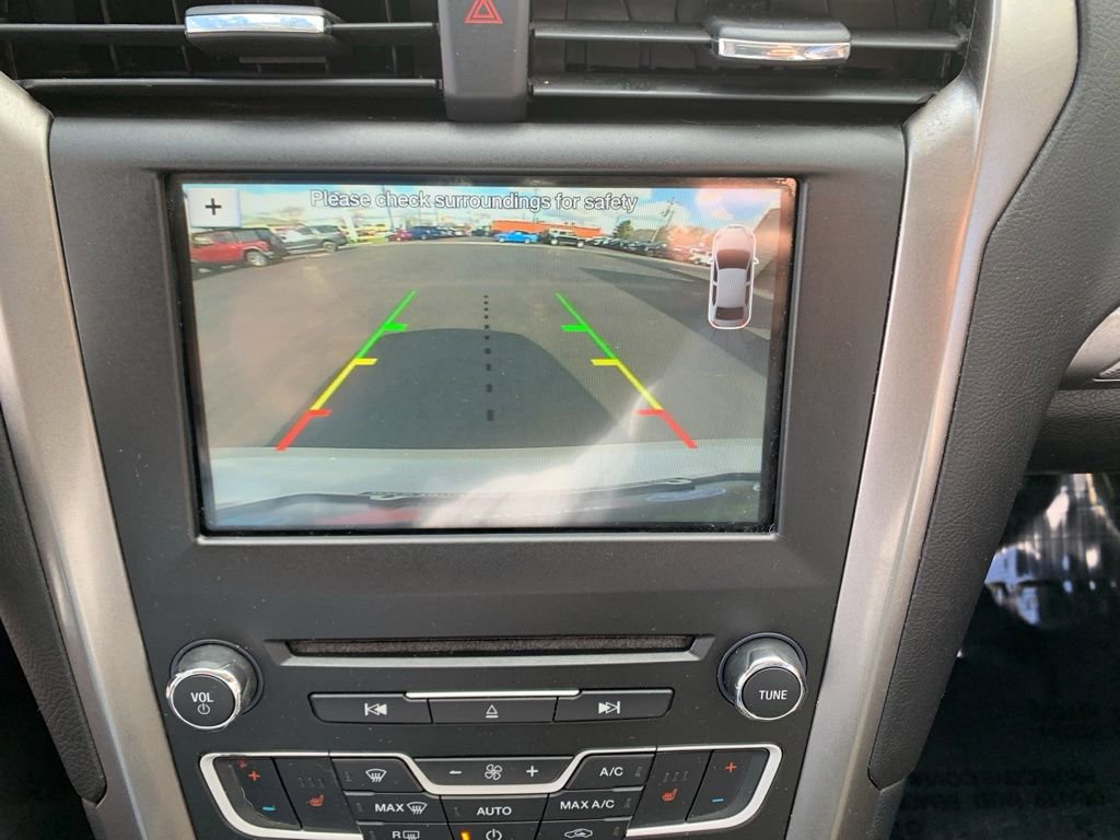 Used 2018 Ford Fusion SE w/ Fusion SE Technology Package image 25