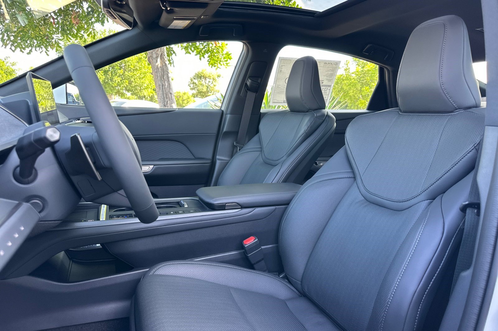 New 2026 Lexus ES 350e w/ Convenience Package FWD image 5