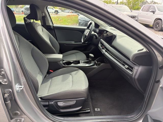 Used 2025 Kia K4 LXS image 10