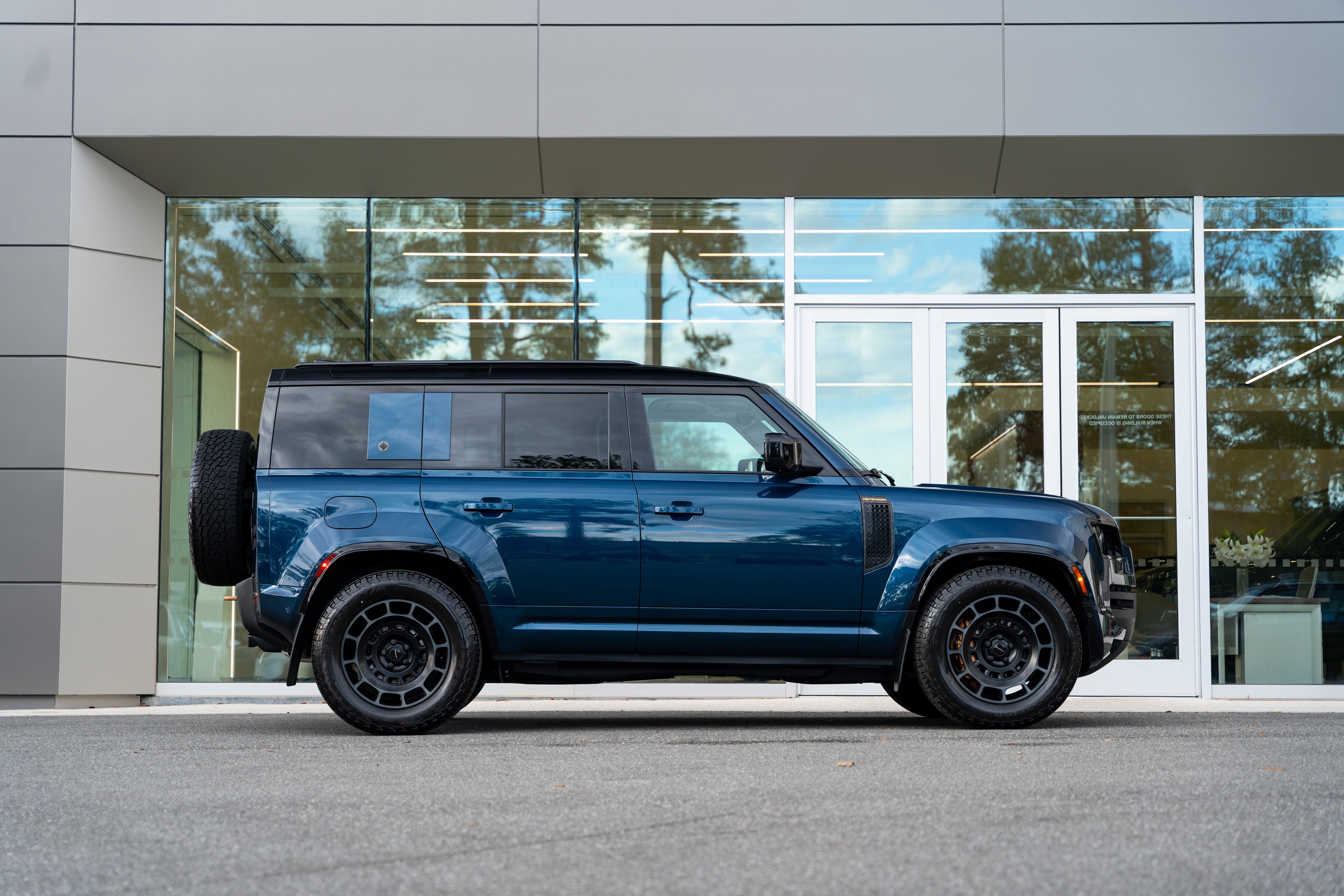 Used 2026 Land Rover Defender 110 OCTA image 6