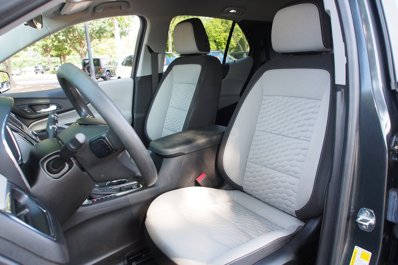 Used 2021 Chevrolet Equinox LS w/ LS Convenience Package FWD image 15