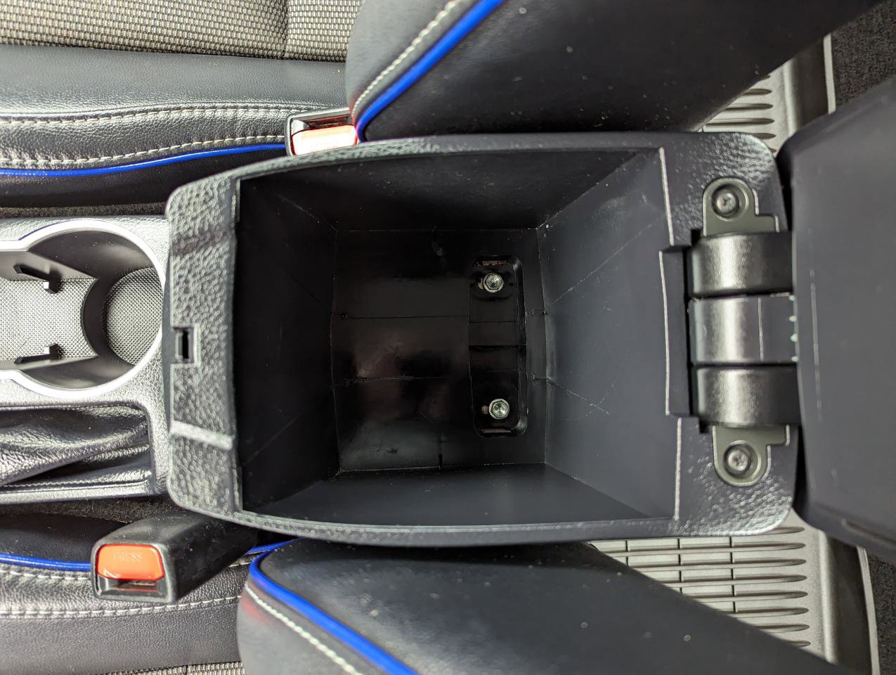 Used 2017 Toyota Corolla SE w/ SE Premium Package FWD image 29