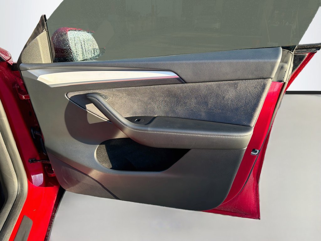 Used 2023 Tesla Model Y Performance AWD/4WD image 35