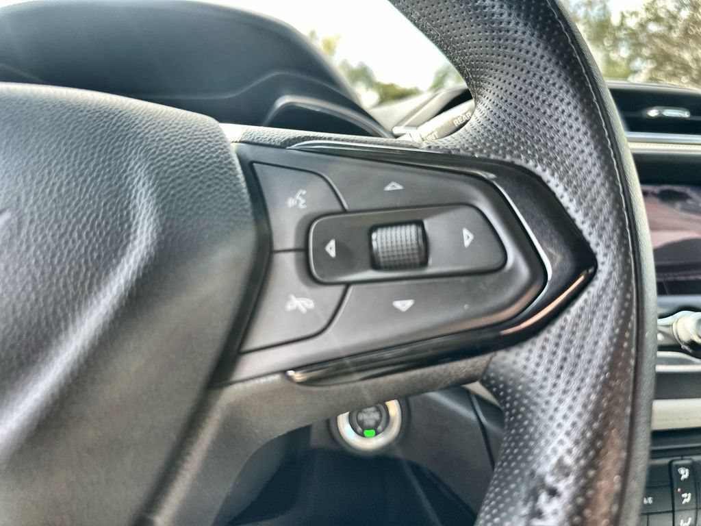 Used 2021 Chevrolet TrailBlazer LT w/ Driver Confidence Package FWD image 32