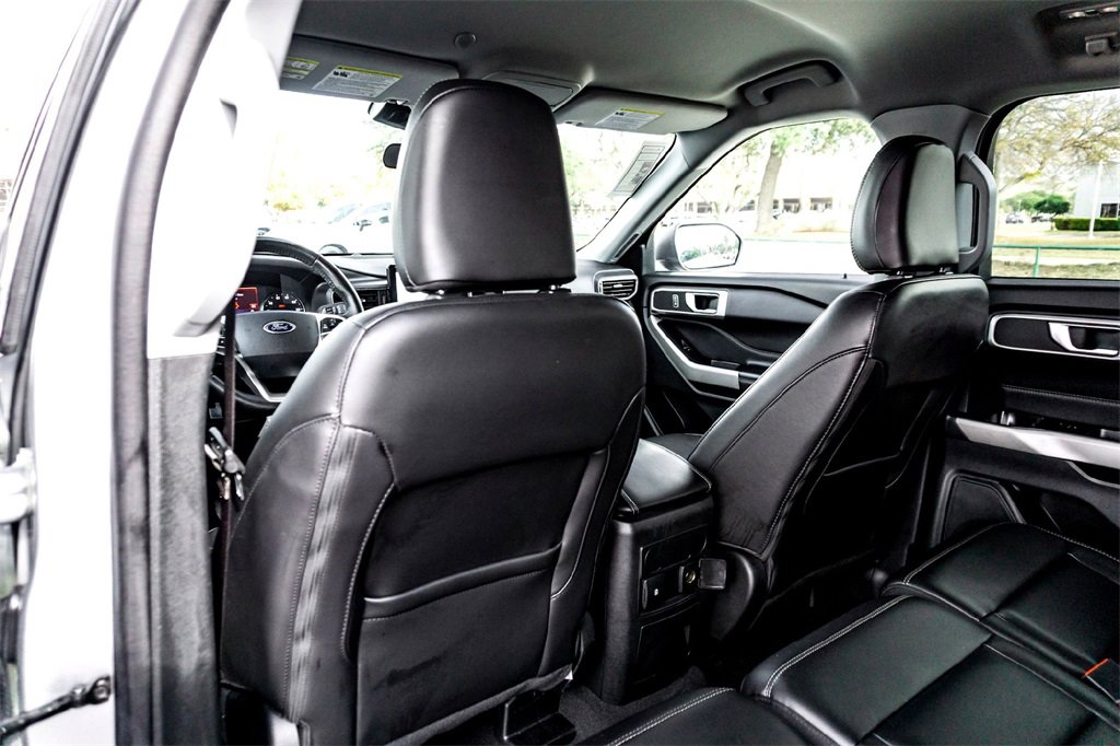 Used 2024 Ford Explorer XLT w/ Equipment Group 202A image 29