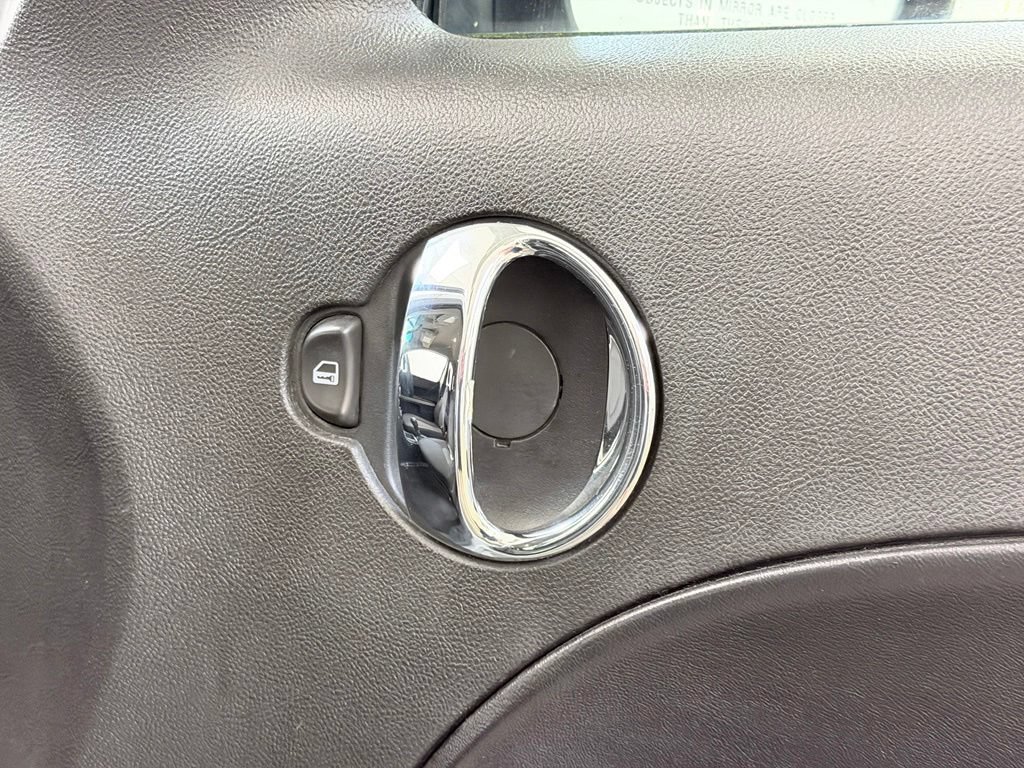 Used 2010 Chevrolet HHR LT FWD image 31