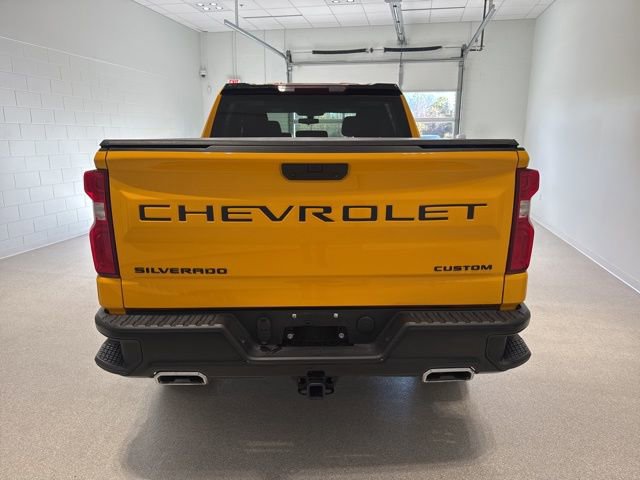 Used 2021 Chevrolet Silverado 1500 Custom Trail Boss w/ LPO, Dark Essentials Package image 5