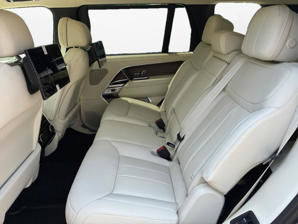 New 2026 Land Rover Range Rover Long Wheelbase SE AWD/4WD image 13