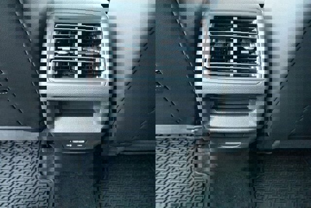 New 2026 Volkswagen Tiguan SE R-Line image 33