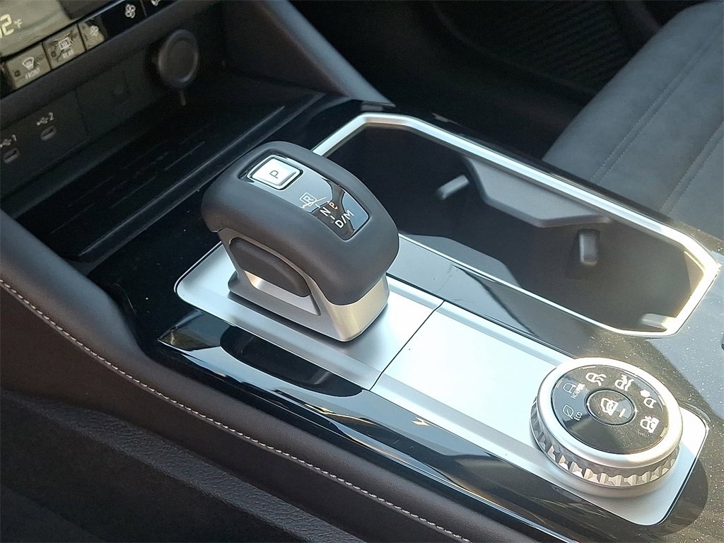 New 2025 Mitsubishi Outlander SE image 7