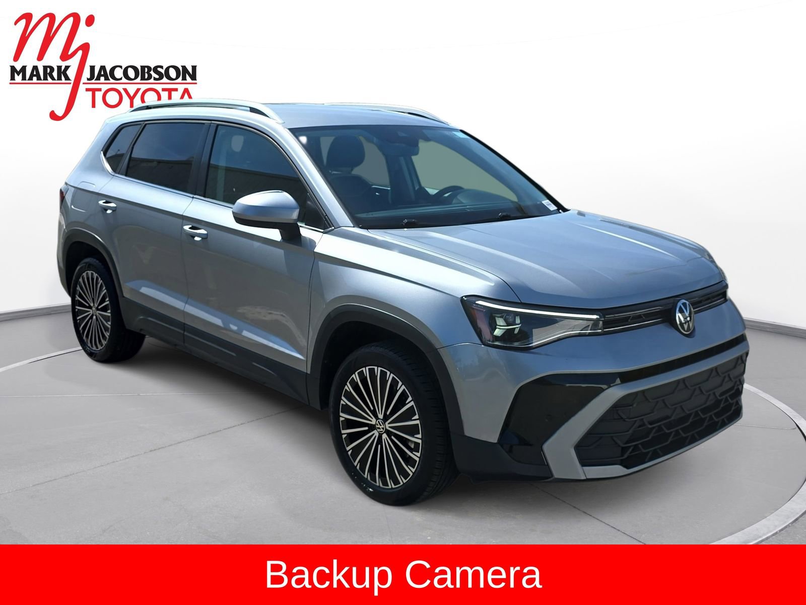 Used 2025 Volkswagen Taos SE image 4