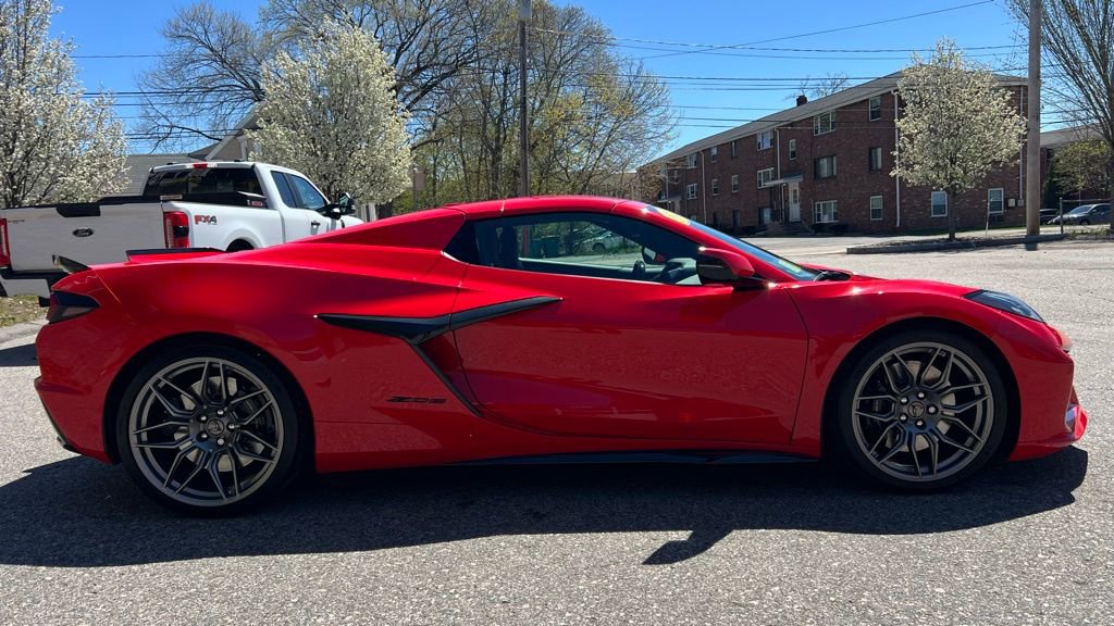 Used 2025 Chevrolet Corvette Z06 RWD image 7