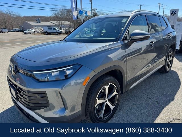 Used 2025 Volkswagen Tiguan SE