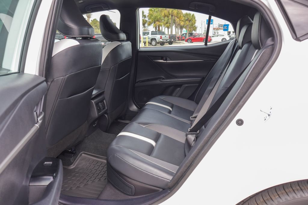 Used 2025 Toyota Camry SE FWD image 10