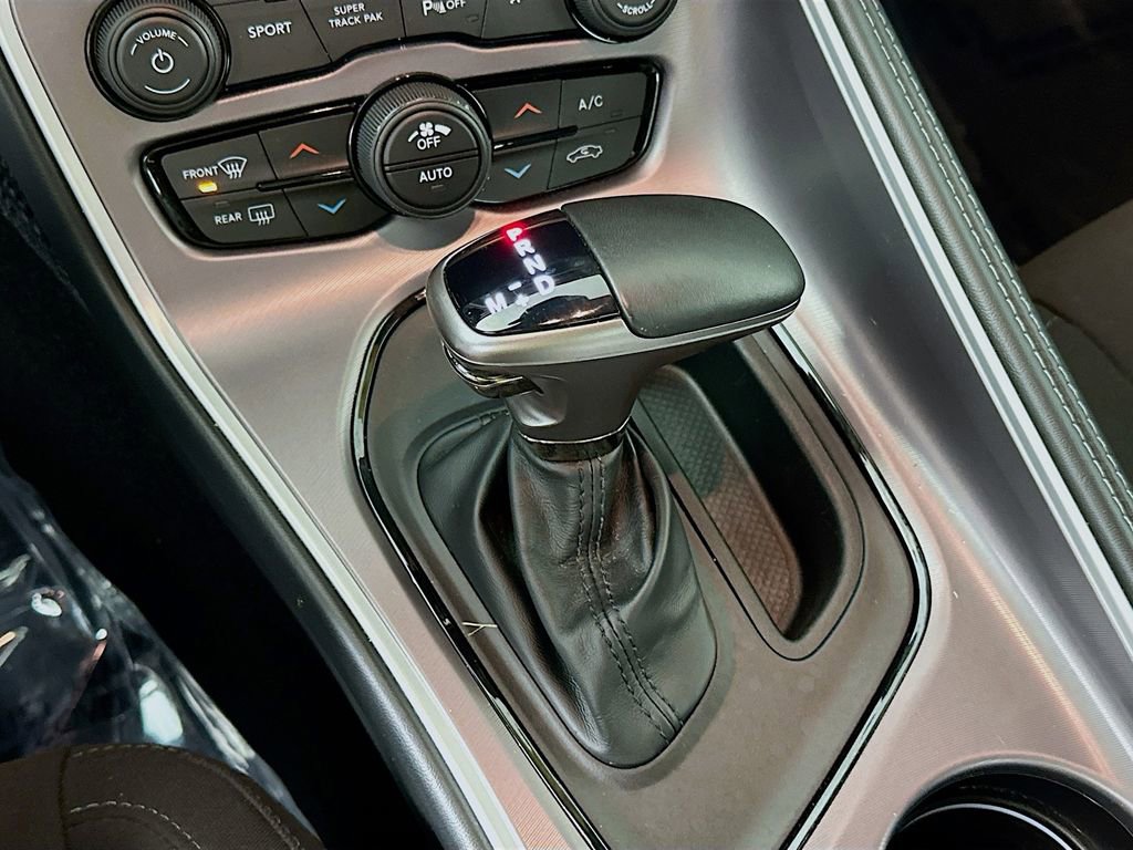 Used 2022 Dodge Challenger R/T w/ Performance Handling Group image 23