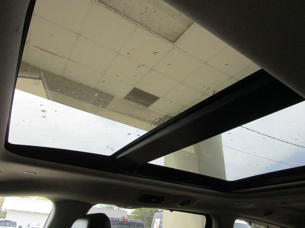 Used 2023 Chrysler Pacifica Limited image 33