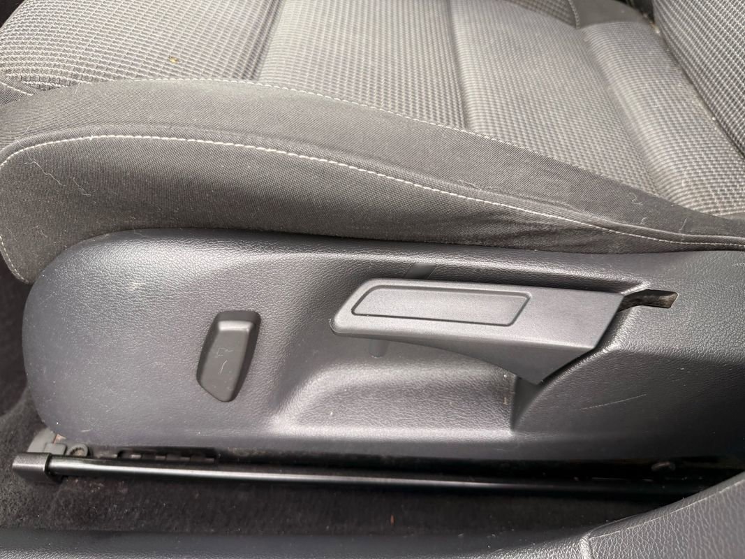 Used 2014 Volkswagen Golf TDI image 17